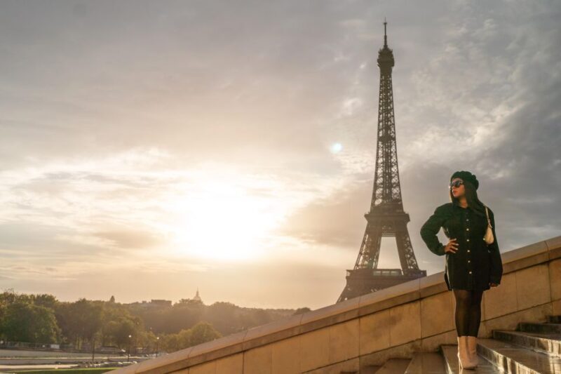 Paris: Private Eiffel Tower Express Photoshoot - The Photos & Delivery