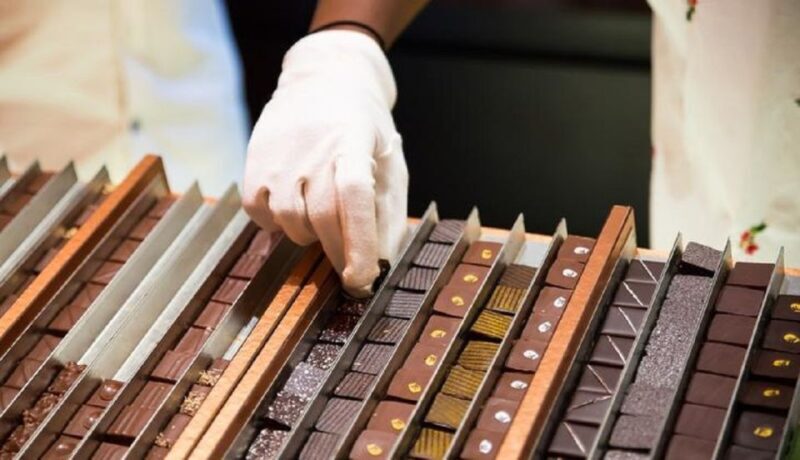 Paris: Private Food Tour in Le Marais - The Guide and Overall Atmosphere