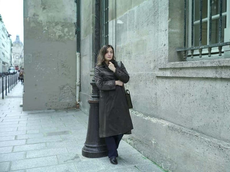 Paris: Private Marais District Photoshoot Plus 1 Polaroid - Key Points