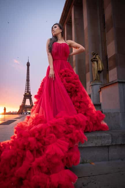 Paris: Private Photoshoot Near the Eiffel Tower - Deep Dive Into the Itinerary