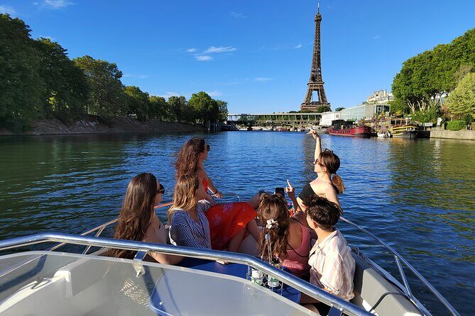 Paris Private Seine River Cruise with Captain - Who Will Love This Tour?
