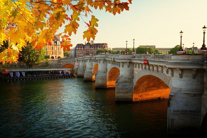 Paris Private Tour with Skip the line Tickets to Louvre Museum & French Crepes - A Deep Dive into the Tour Experience