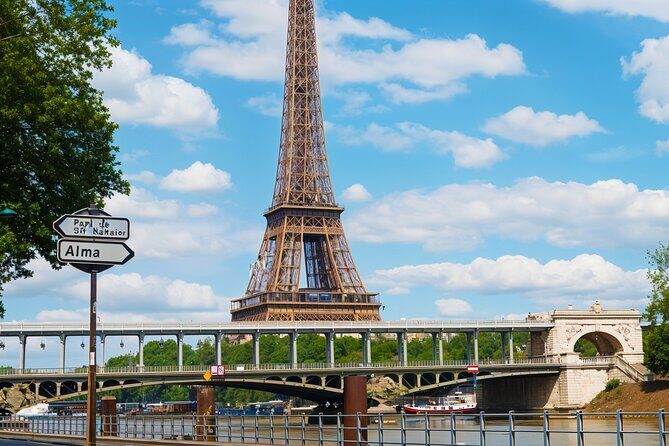 Paris: Private Vintage Sidecar Tour with Pick-Up at your Hotel - Who Is This Tour Best For?