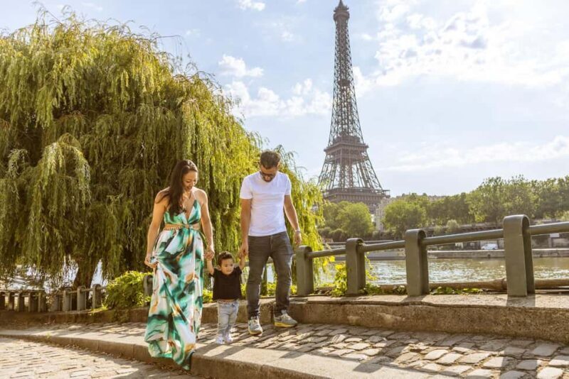 Paris: Professional Photoshoot - Photos and Delivery