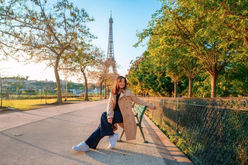 Paris: Professional Photoshoot with the Eiffel Tower - Key Points