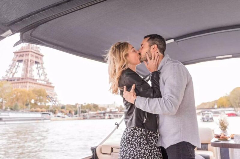 Paris Proposal / Private River Cruise + Photographer 1h - Additional Details & Practical Tips