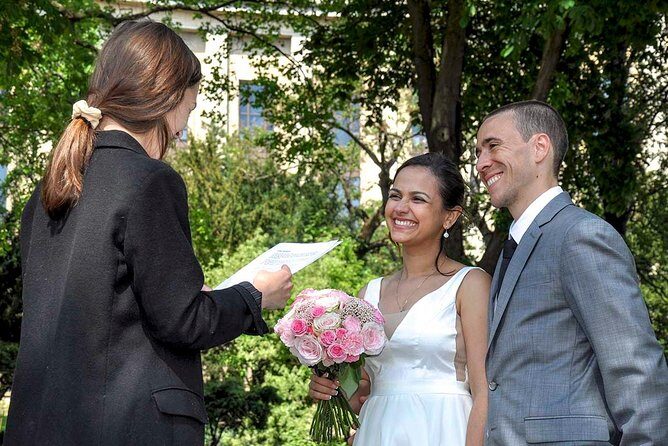 Paris Renew Your Wedding Vows Experience with Professional Photographer - FAQ