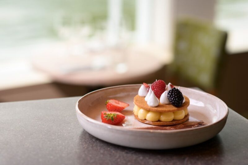 Paris: Romantic Cruise with 3-course Dinner on Seine River - First Impressions: Is This Experience Worth It?