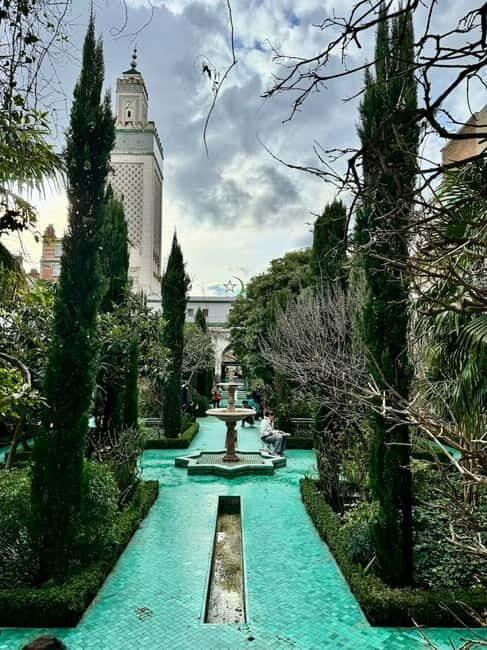 Paris: Saint-Germain. The luxury+intellectual side of Paris. - The Experience from the Traveler’s Perspective