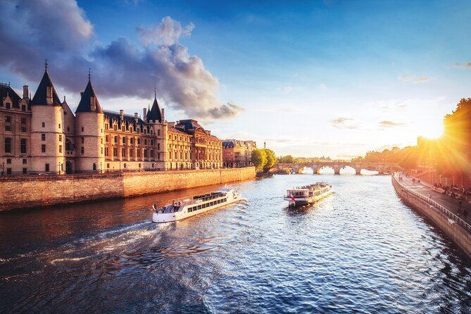Paris Scavenger Hunt and Highlights Self-Guided Tour - An In-Depth Look at the Experience