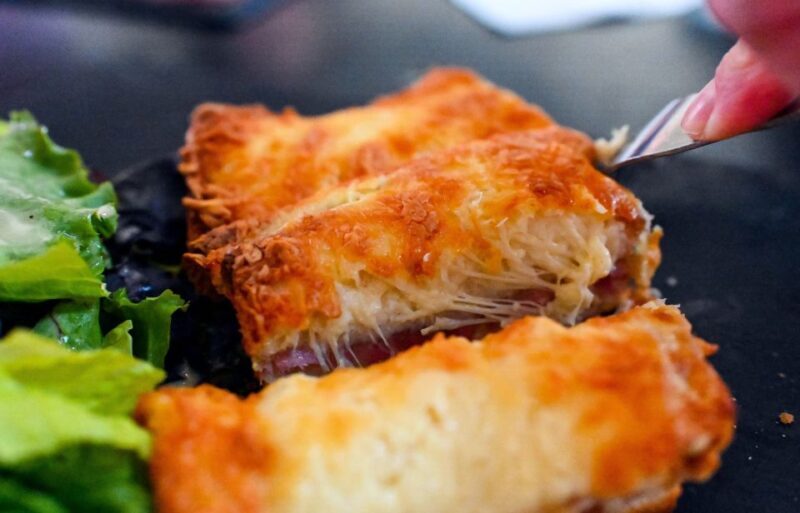 Paris: Secret Food of Le Marais Walking and Tasting Tour - Sampling French Bread