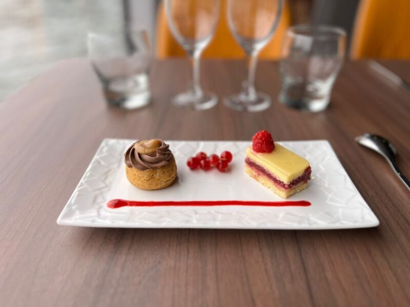 Paris : Seine River Bistronomic Dinner Cruise - Food and Service Insights