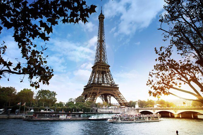 Paris Seine River Sightseeing Cruise with Commentary by Bateaux Parisiens - A Detailed Look at the Seine River Cruise Experience