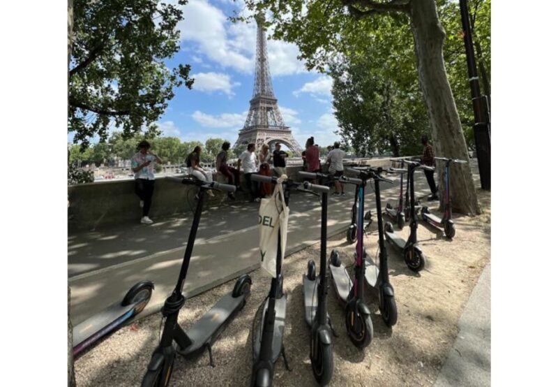Paris: Small-Group E-Scooter Tour with a Local Guide - Key Points