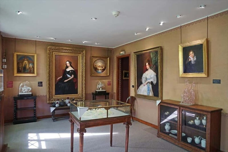 Paris: The Great Crosswalk! Chronological view of Paris! - Authentic Insights from Reviews