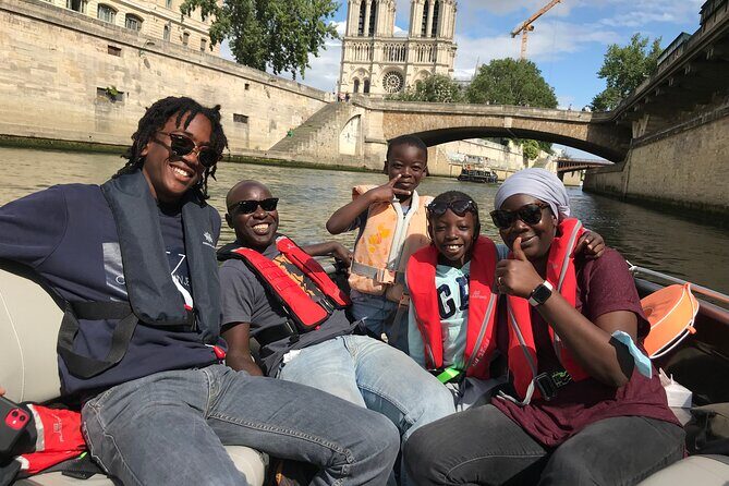 Paris Top Sights Seine River Private Boat Excursion - Authentic Feedback: What Travelers Say