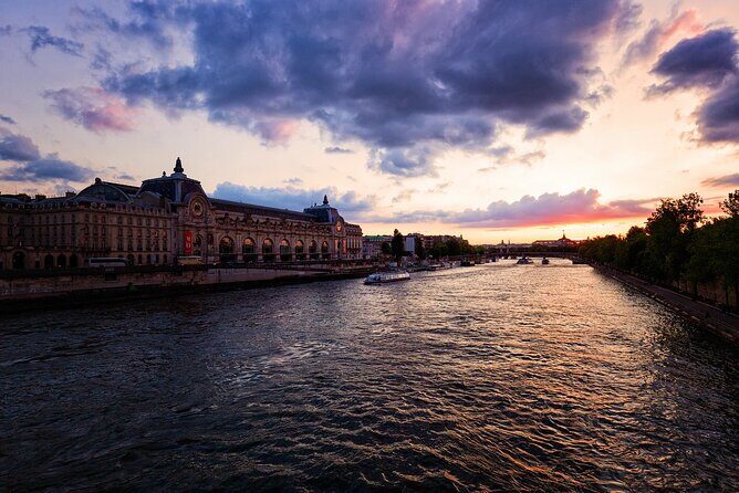 Paris Tour in Small Group by an Expert Driver & CDG Transfers - The Sum Up