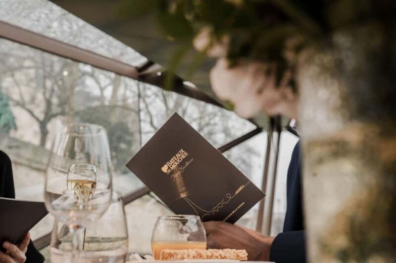 Paris : Valentine's Day Diner Cruise on the Seine river - In The Sum Up