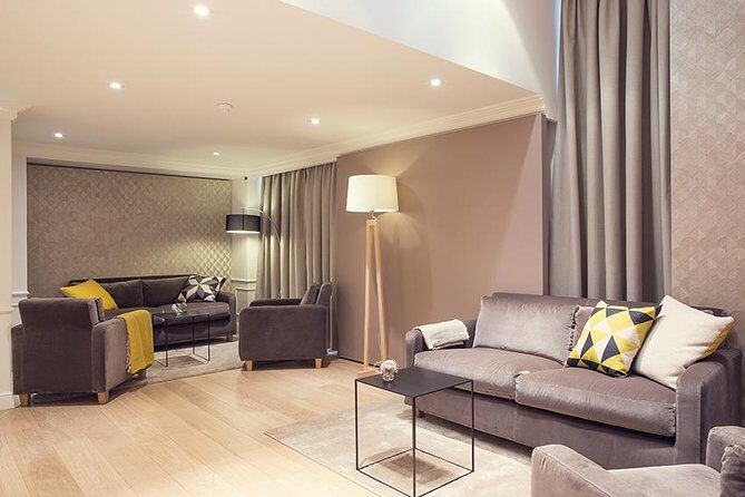 Paris VIP Shopping Experience with Lounge Access, Lunch and Transfer - Who Should Consider This Experience?