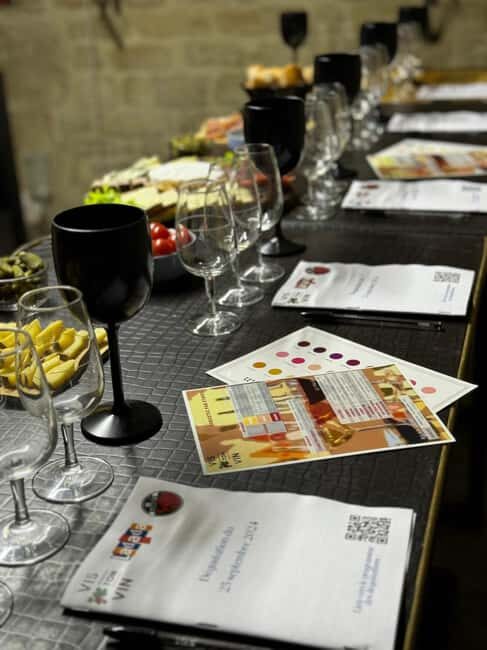 Paris - Wine tasting, foie gras, charcuterie, cheese and final quiz - Why This Tour Works Well