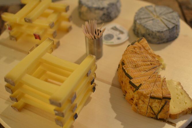 Paris Wine with Cheese Pairing & Tasting Small Group Class - An In-Depth Look at the Experience