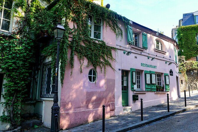 Parisian Love Affair: Elegant Romance Private Tour in Paris - A Look at the Itinerary: From Famous Landmarks to Hidden Local Gems