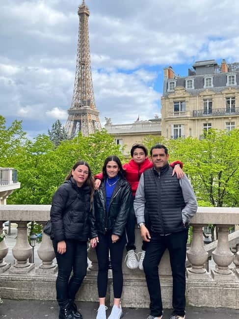 Paris:Private Full-Day Tour with Local Guide English/Español - Key Points