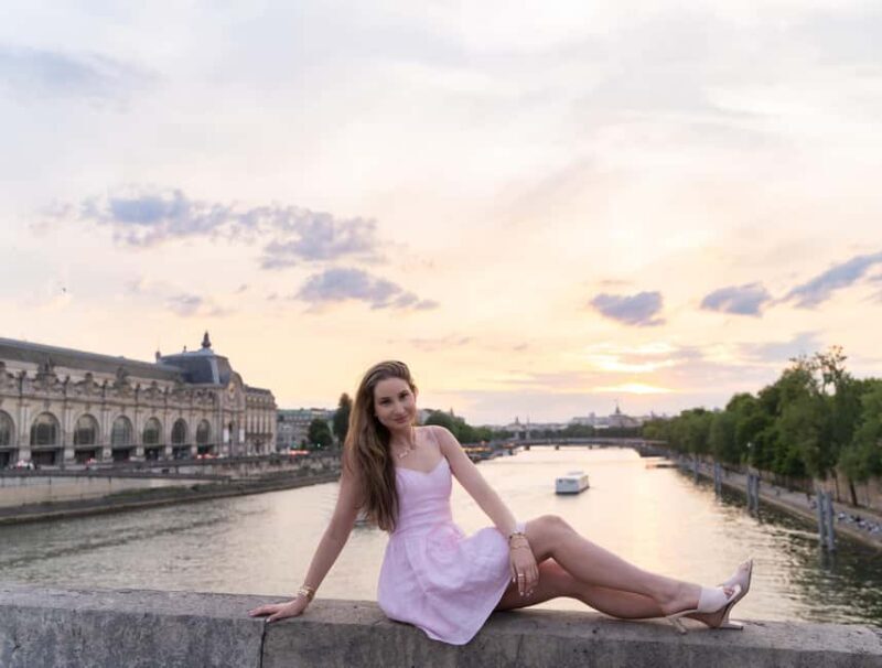 Paris:sunset photoshoot in of Paris- Louvre Orsay Eiffel - An In-Depth Look at the Experience