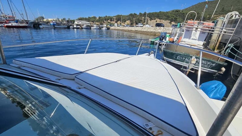 Passeio de Barco em Sesimbra (Publico/Compartilhado) - Who Will Love This Tour?