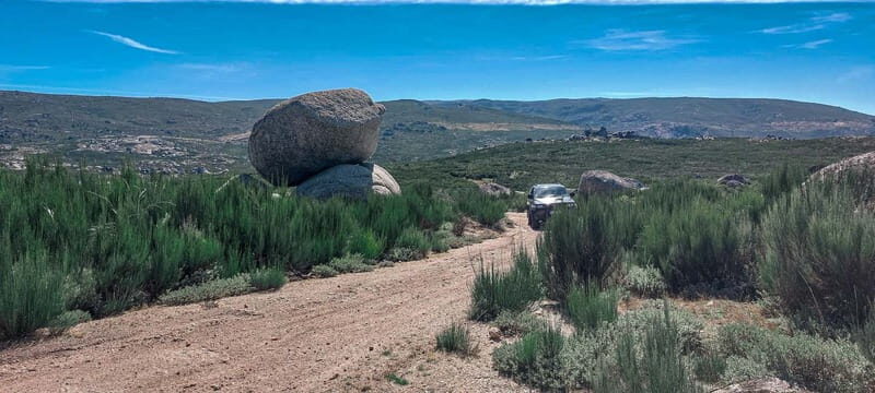 Passeio Guiado em 4x4 para conhecer a Serra da Estrela - Exploring the Details of the Serra da Estrela 4x4 Tour