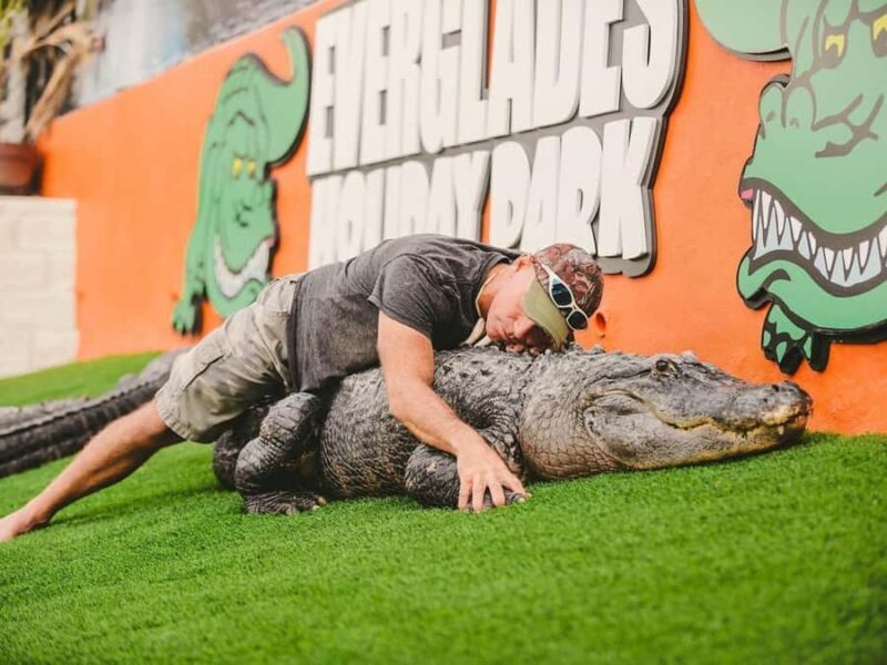 Passin Miami: 30+ Attractions, eSIM & 1-Way Airport Transfer - The Sum Up