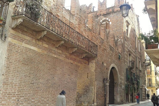 Passionate Verona: Living Romeo and Juliet's Story - The Bottom Line