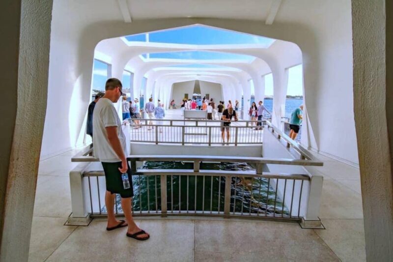 Pearl Harbor and Oahu Circle Island Tour FROM KAUAI - An In-Depth Look at the Pearl Harbor and Oahu Circle Island Tour