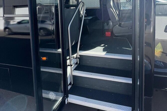 Pearson Airport to Niagara and Vice Versa 24 Passengers Minibus - A detailed look at the Niagara Falls to Pearson Airport Minibus Service