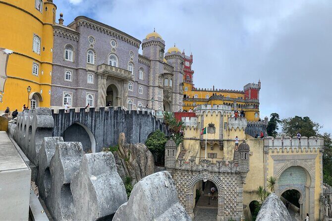 Pena Palace and Park and Vila de Sintra Private Half Day Tour - The Guides: The Heart of the Experience