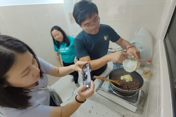 Penang Street Food in Georgetown and History Walking Audio Tour - Authentic Reviewer Insights