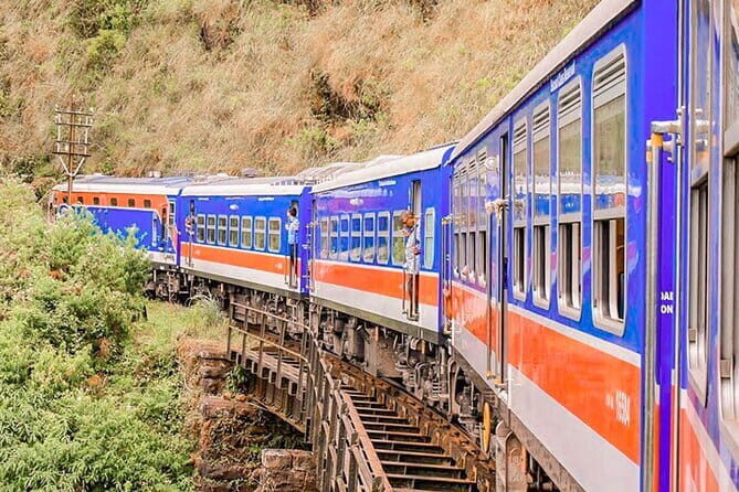 Peradeniya to Nanu Oya train ride on (Train No: 1001 "Denuwara Menike") - Authentic Experiences & Passenger Insights