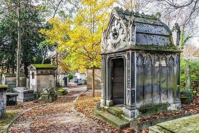 Pere Lachaise Cemetery Paris - Exclusive Guided Walking Tour - A Close Look at the Experience
