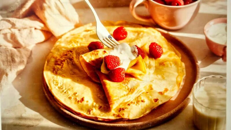 Père Lachaise Cemetery Tour, Tales from the Graves & Crepes - Key Points