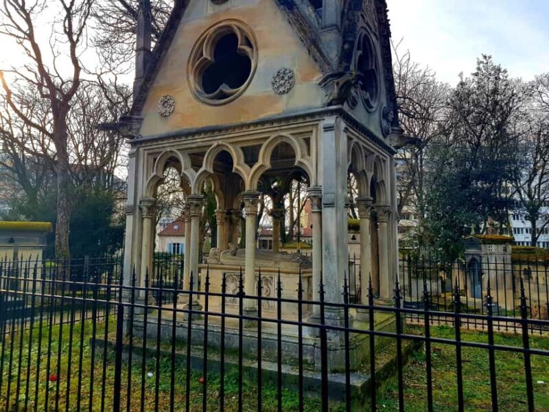 Père-Lachaise : histoires et mystères contés par un comédien - Value and Practical Tips