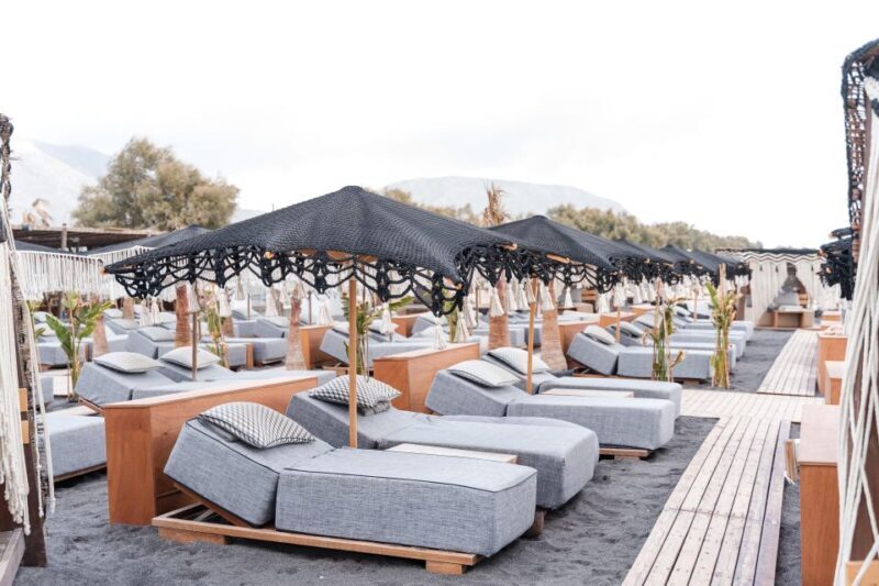 Perivolos Beach: Sun-Bed Experience FortyOne Bar Restaurant - An In-Depth Look at the Experience