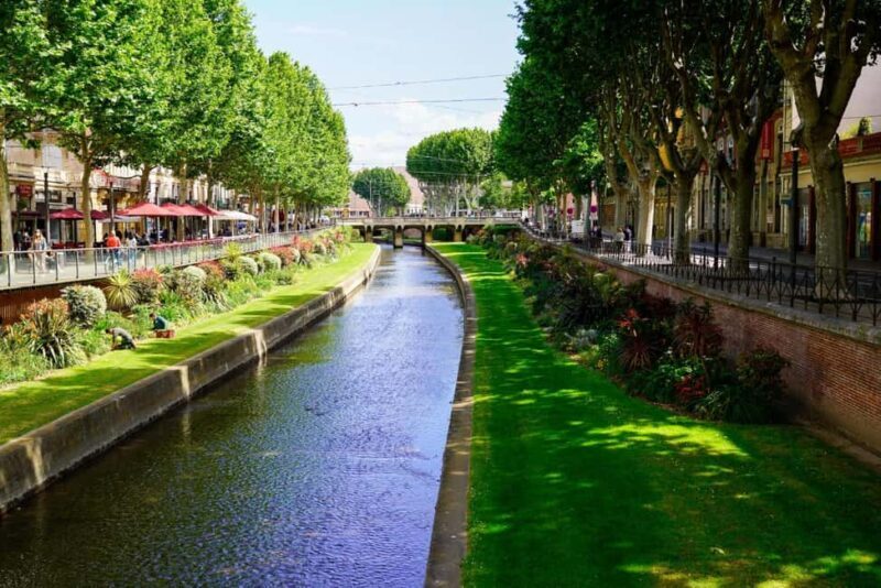 Perpignan: Express Walk with a Local in 60 minutes - Authentic Experiences and Insider Tips