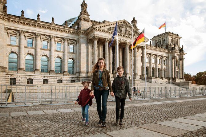 Personal Travel and Vacation Photographer Tour in Berlin - The Experience: What You Can Expect