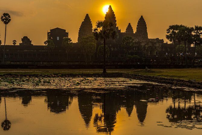 Personalised Angkor Wat Sunrise Tour by an air-conditioned car - Exploring Angkor Thom and Its Wonders