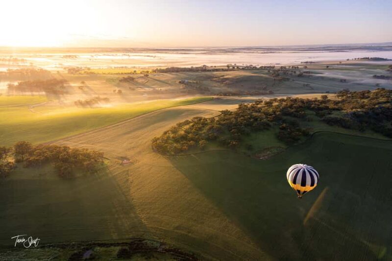 Perth: Avon Valley Hot Air Balloon Flight with Breakfast - The Human Element: Guides and Crew