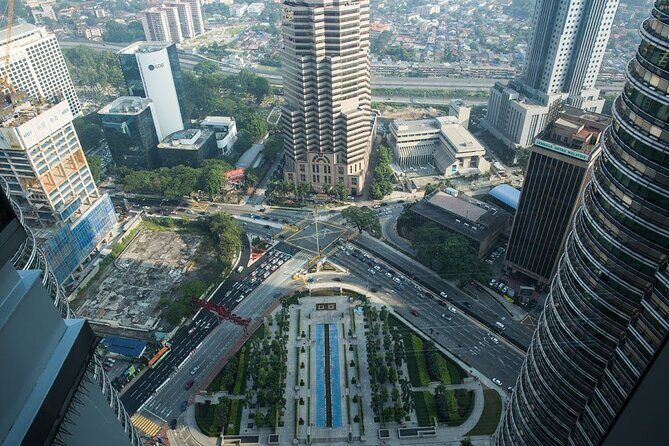 Petronas Twin Tower Skybridge View & Dining Experience Tour with Local Host - FAQ