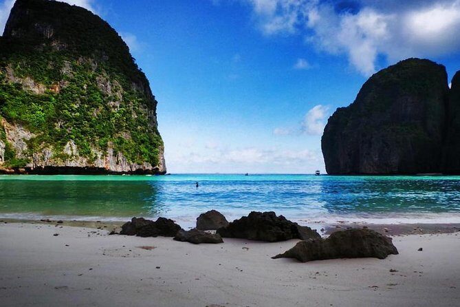 Phi Phi Early Bird Premium Tour by Speed Boat with Lunch - Key Points