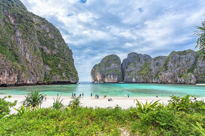 Phi Phi Islands and Khai Islands Snorkeling Tour By Speedboat From Phuket - The Itinerary: A Day of Islands and Highlights