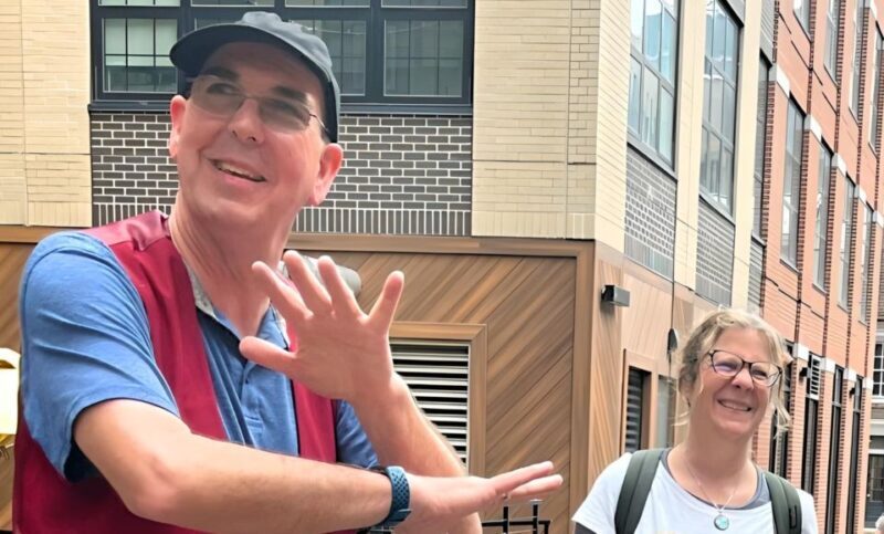 Philadelphia: Comedy Magic Walking Tour with a Guide - FAQ