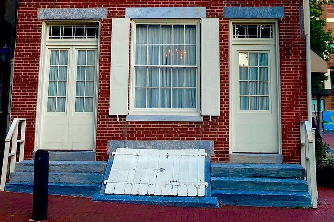 Philadelphia Haunted Ghost Smartphone Guided Audio Walking Tour - Authentic Stories and Real Experiences